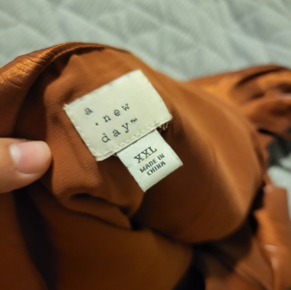 Super Cute Irredecent Bronze Blouse - Picture 3 of 4